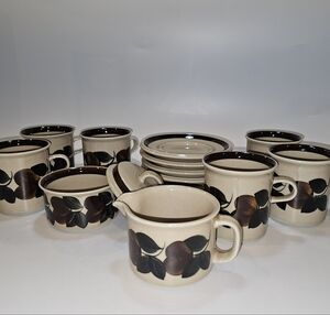 Ruija Troubadour Arabia  Handpainted Finland Cups/Saucers 6 SugarDish 1 Creamers